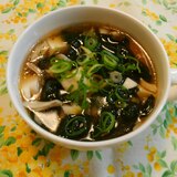 残りキムチ(^o^)で舞茸と豆腐のスープ